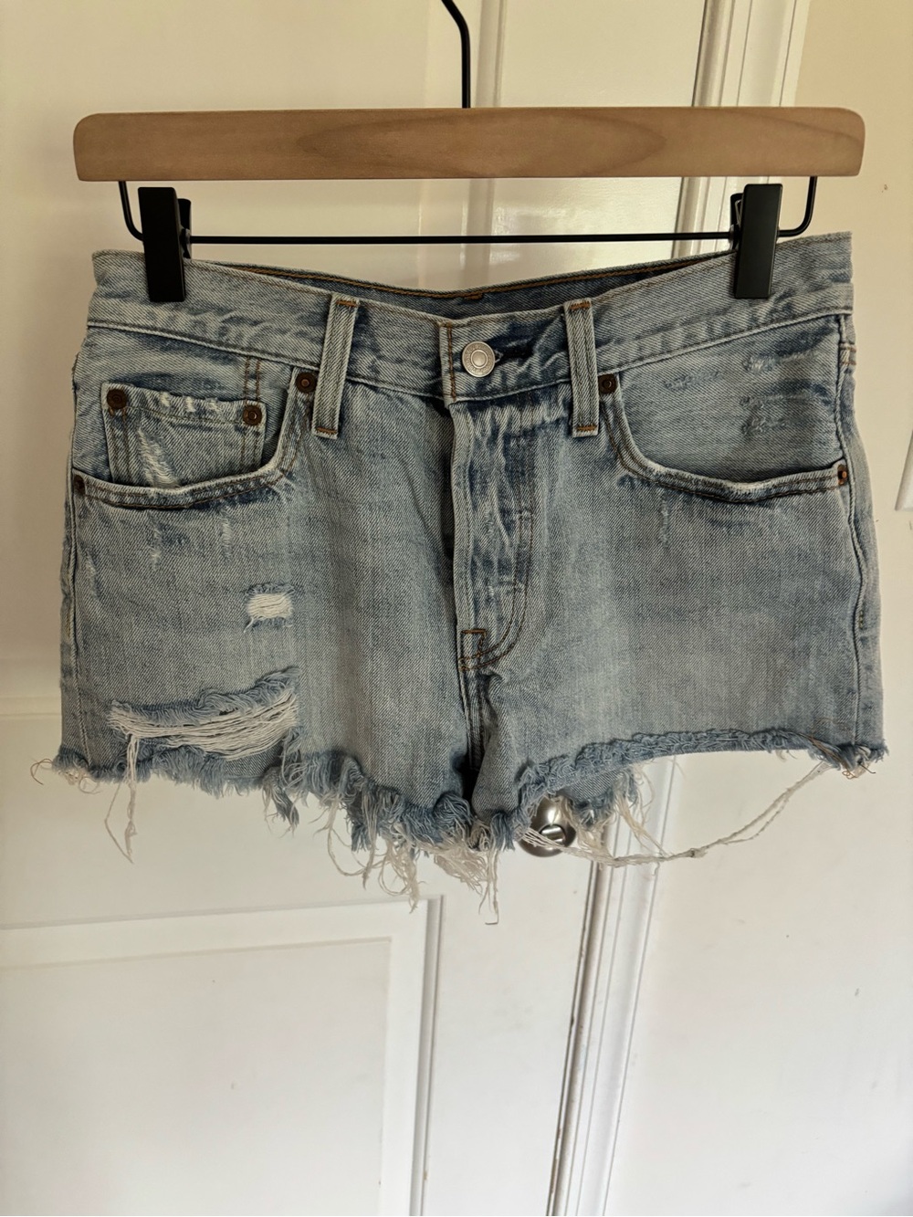 Levi’s 501 Distressed Cut Off Shorts